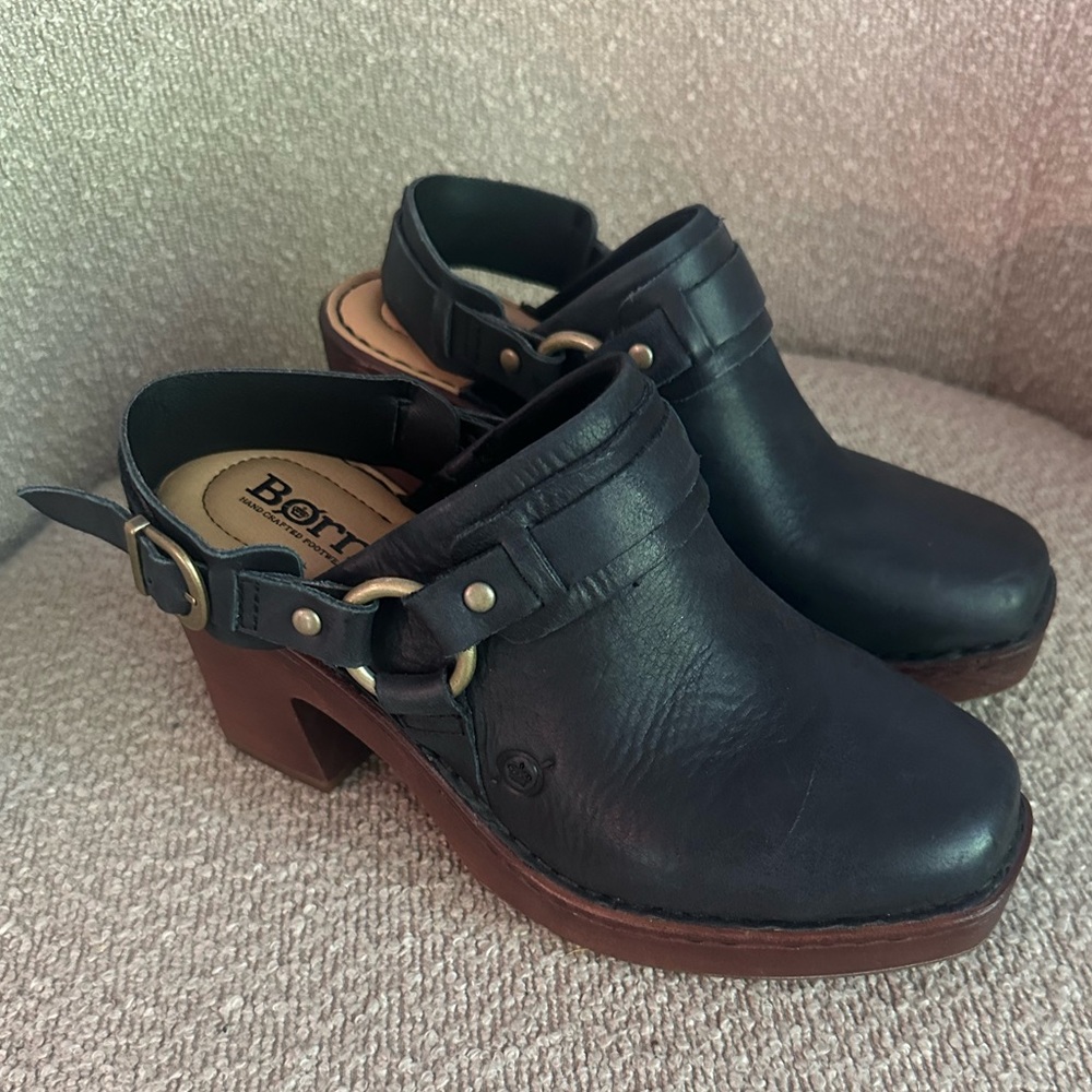 Born Women's Black Leather Clogs